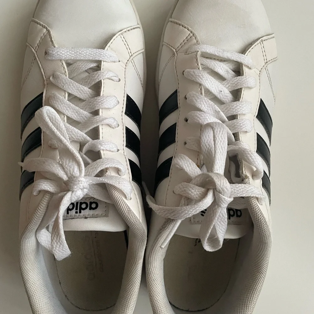adidas classic sneakers